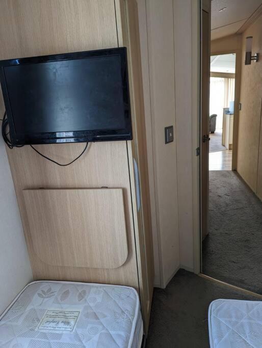 6 Berth Holiday Home On Ocean Edge Near Morecambe Heysham Exterior photo